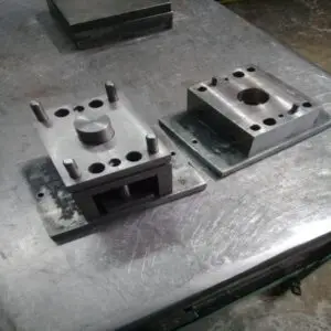 harga moulding plastik